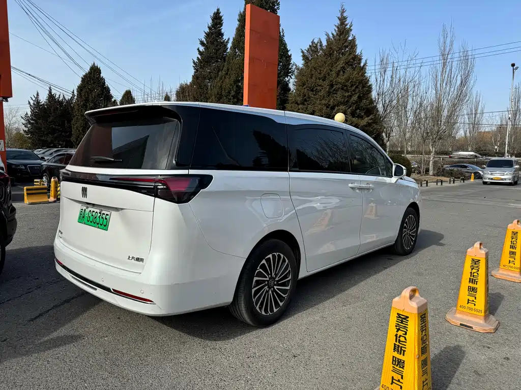 BUICK GL8 NEW ENERGY