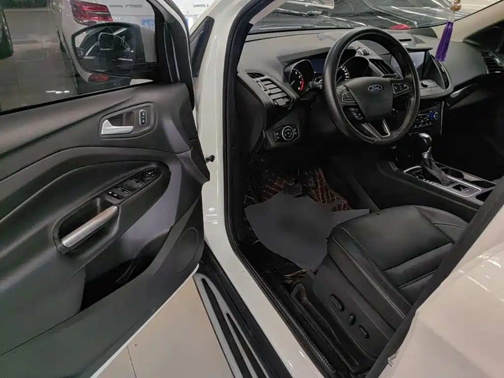 Ford Kuga — миниатюра 16