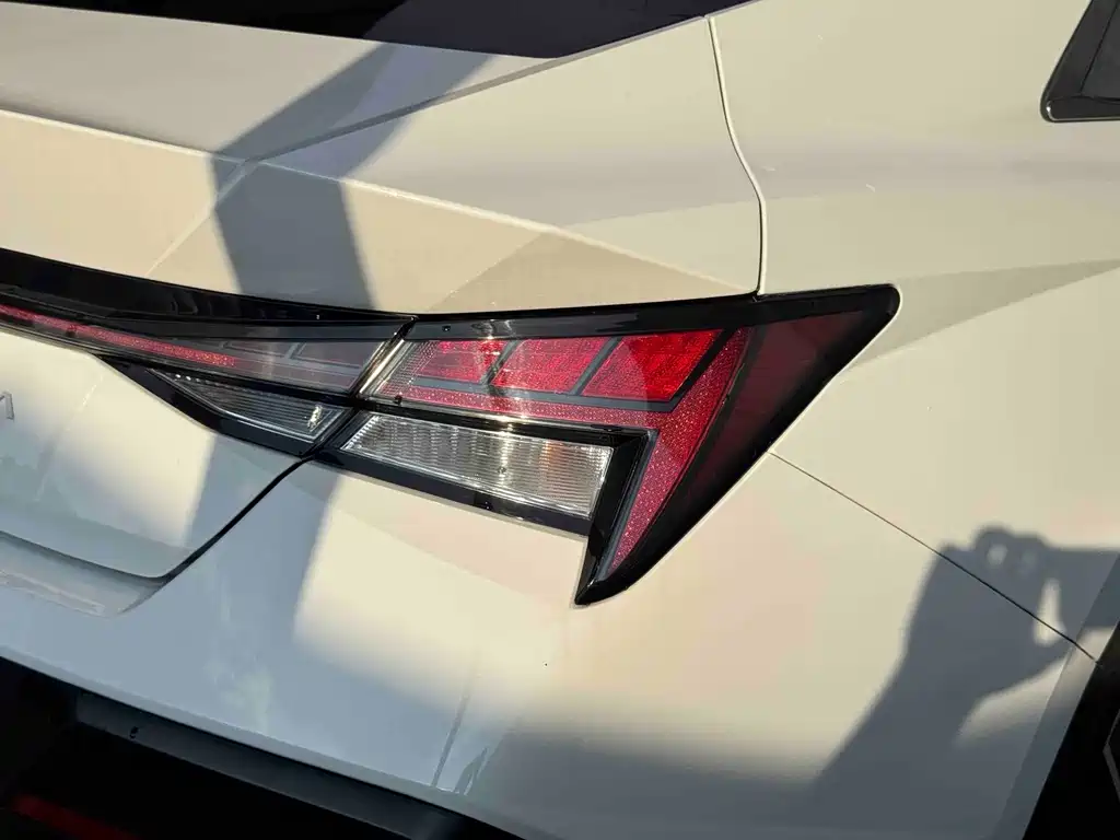 Hyundai Elantra — миниатюра 40