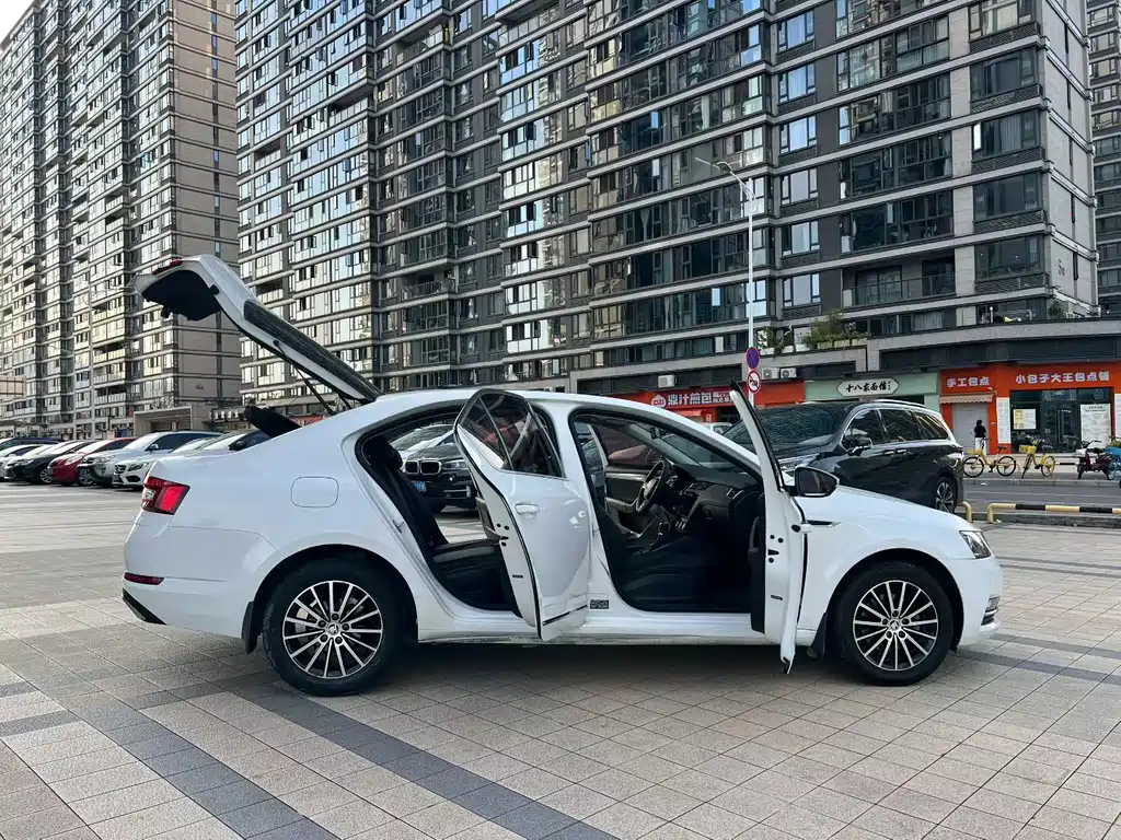 Skoda Octavia — миниатюра 8