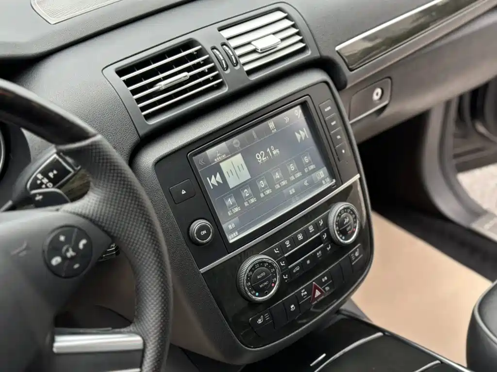 Mercedes-Benz R-Class — миниатюра 16