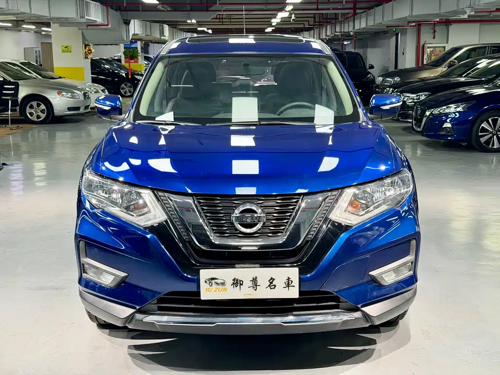 Nissan X-Trail 2017 2.0L CVT мест Comfort 2WD