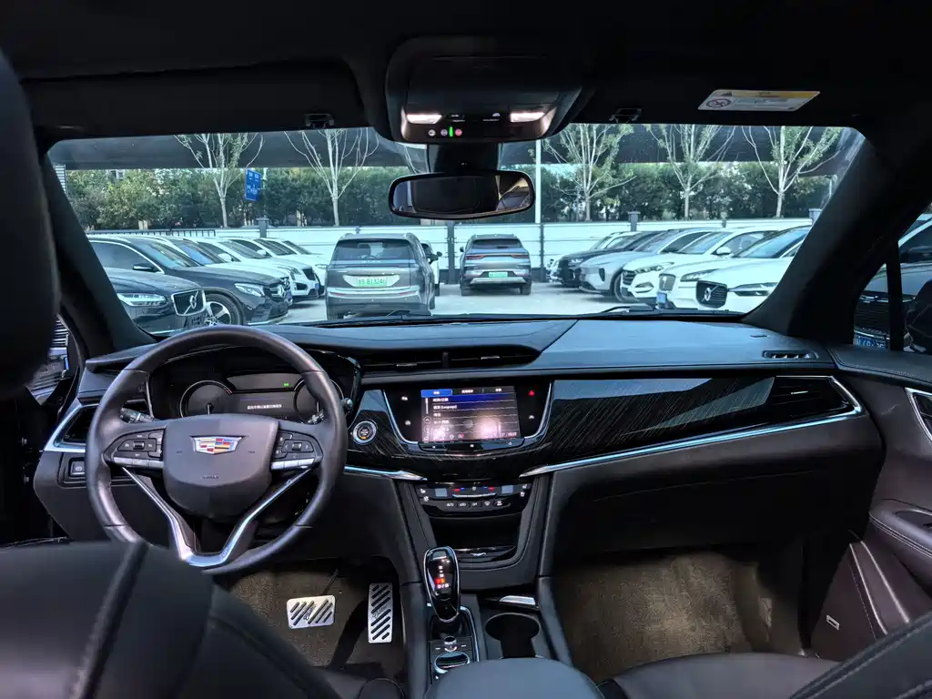 Cadillac XT6 — миниатюра 5