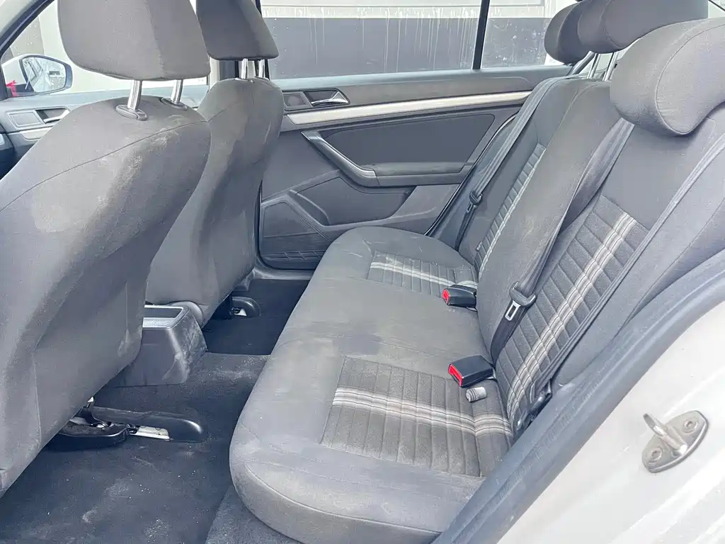 Volkswagen Lavida — миниатюра 10