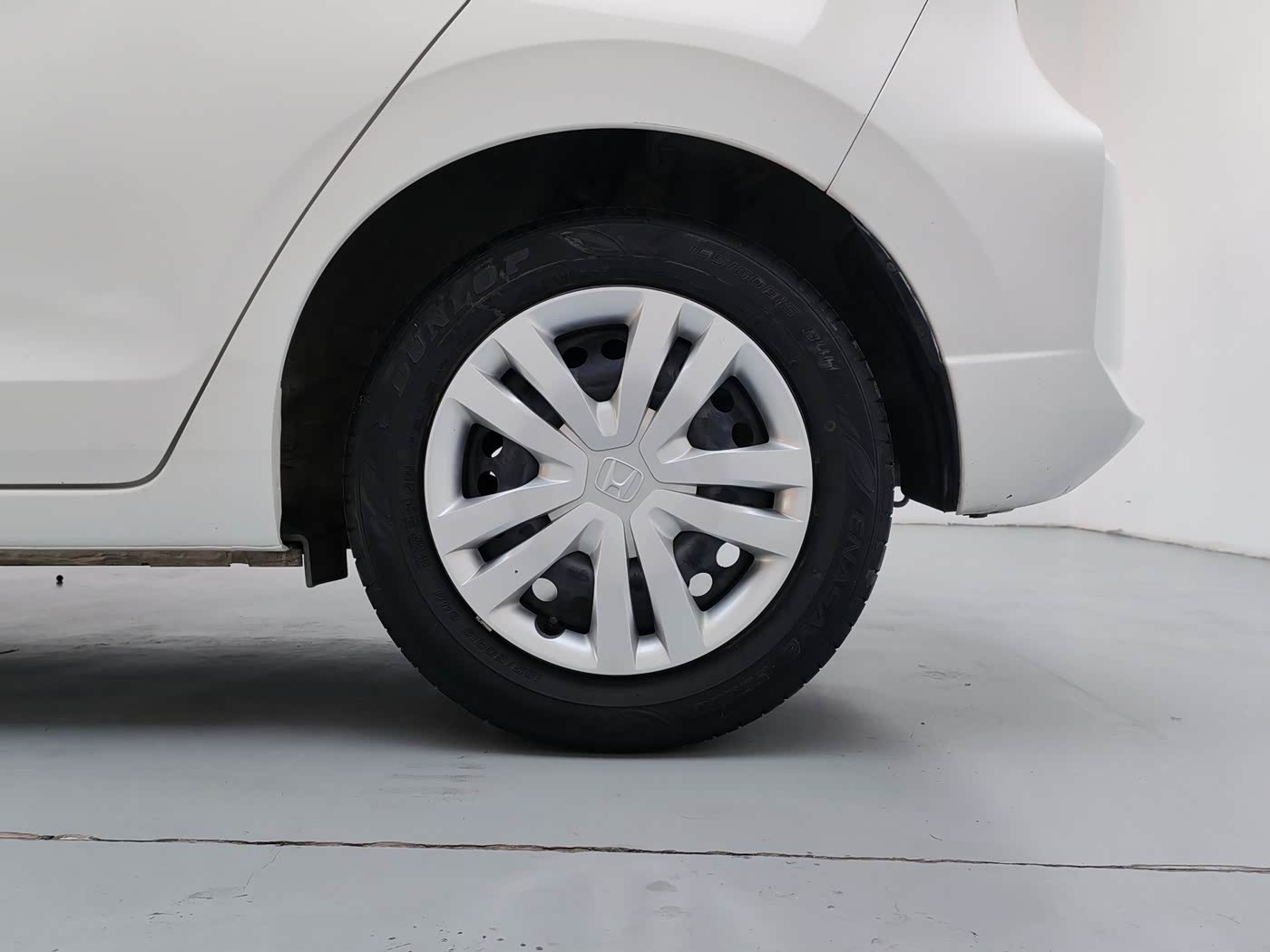 Honda Fit 1.5 л 2022 г. Белый, пробег 50000 км