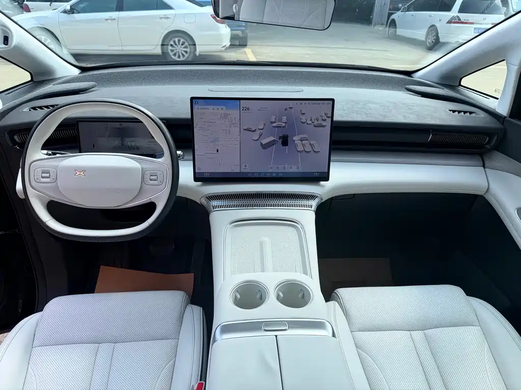 XPeng X9 — миниатюра 14