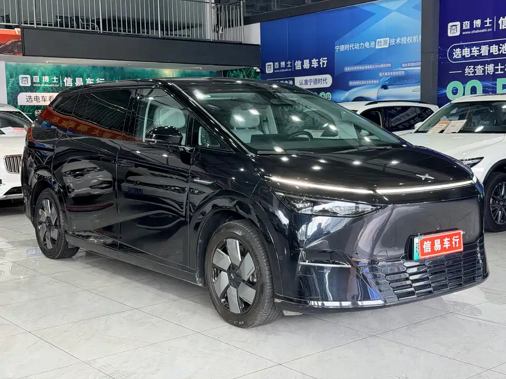 XPeng X9 — миниатюра 2