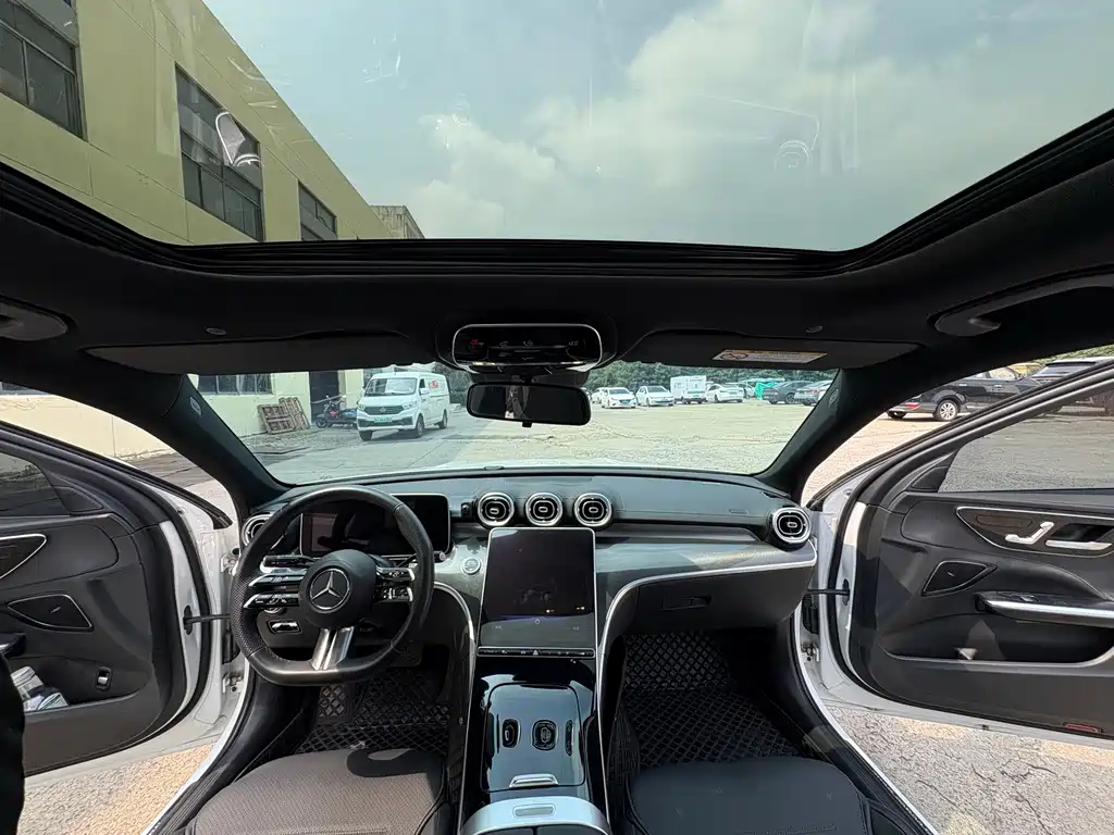 Mercedes-Benz C-Class — миниатюра 15