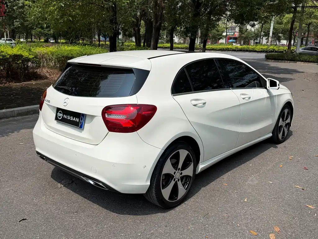 Mercedes-Benz A-Class (Import) — миниатюра 4