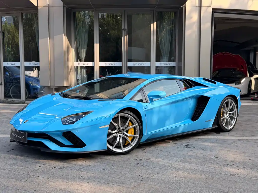 Lamborghini Aventador