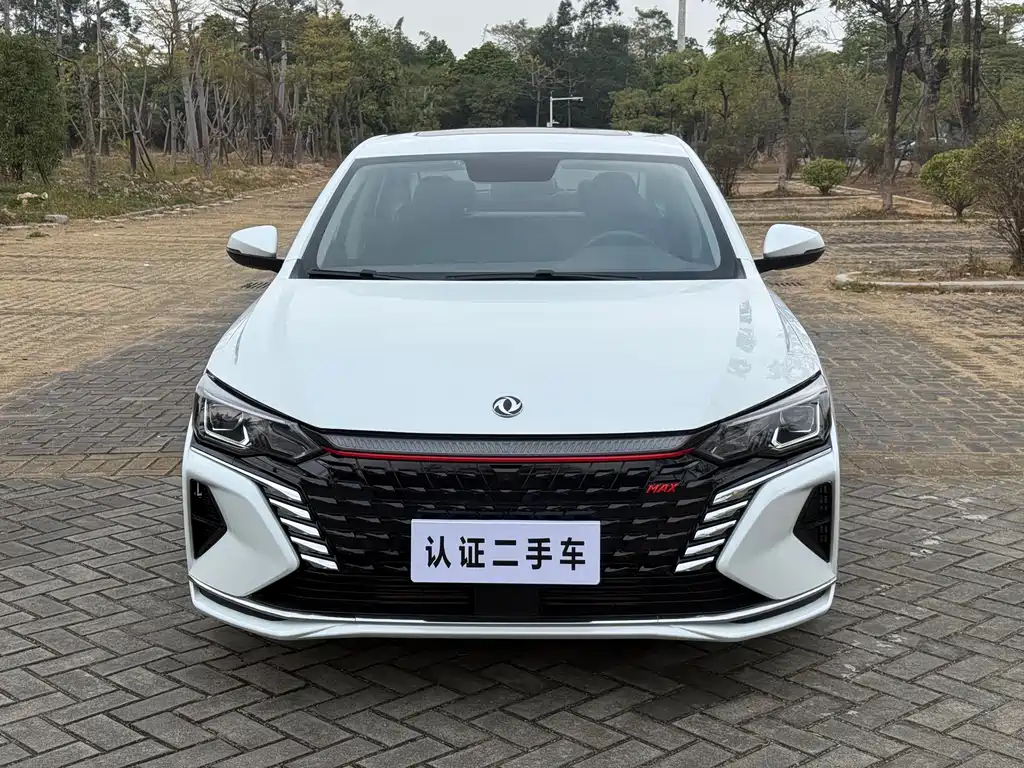 DONGFENG YI HYUN MAX