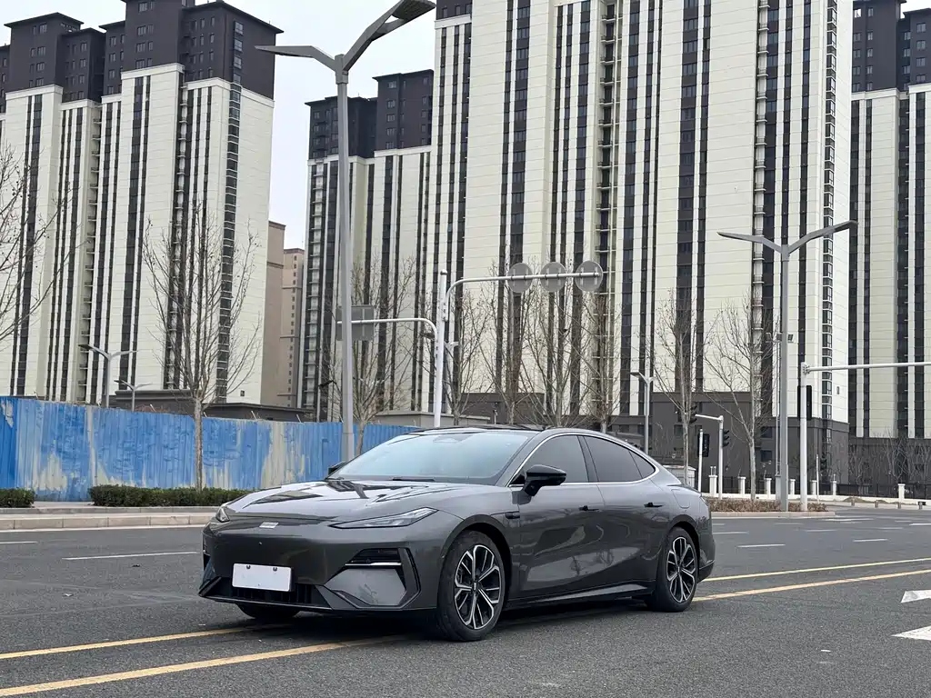 GEELY GALAXY GALAXY E8