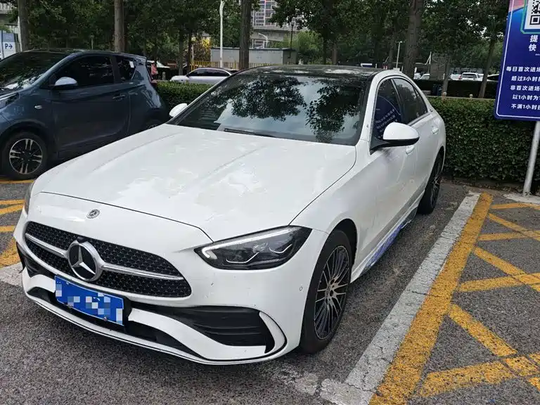 Mercedes-Benz C-Class 2024