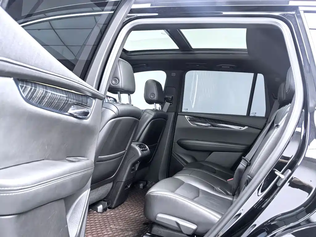Cadillac XT6 — миниатюра 8