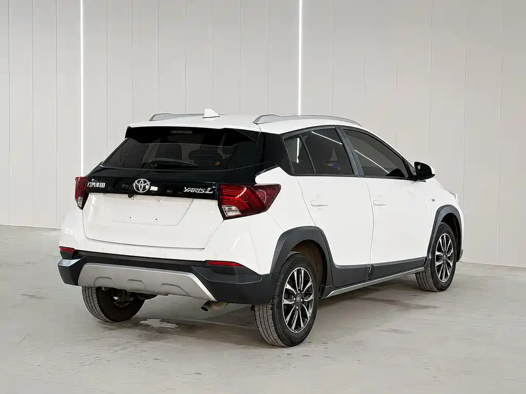 Toyota Yaris L — миниатюра 4