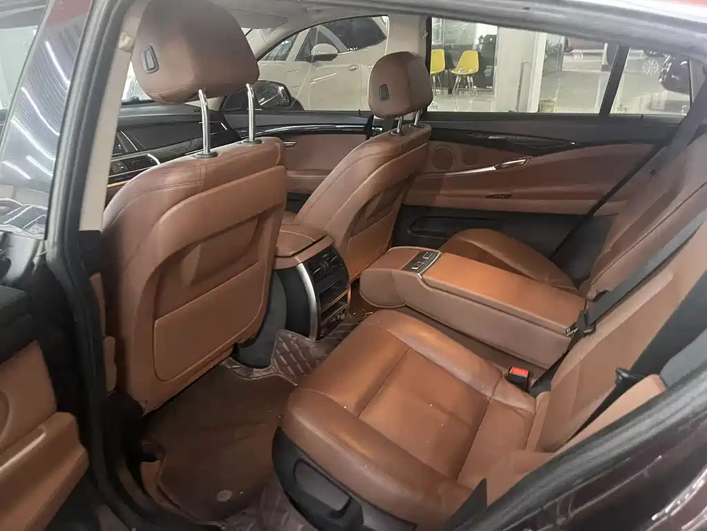 BMW 5 Series GT — миниатюра 8