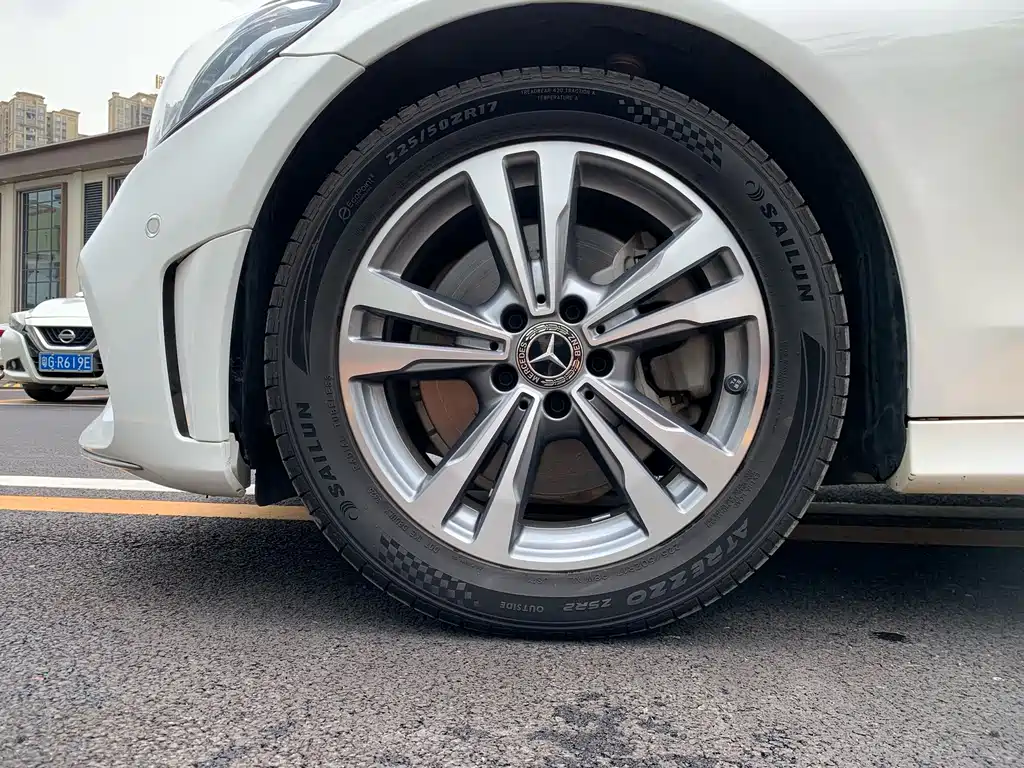 Mercedes-Benz C-Class - фото 8