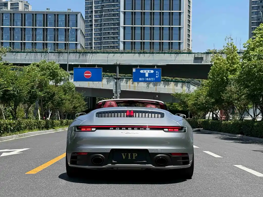 Porsche 911 2023 Carrera Cabriolet 3.0T