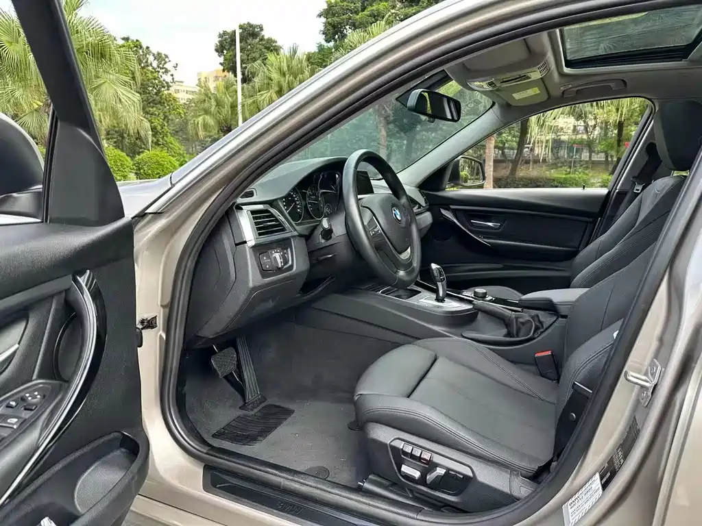 BMW 3 Series - фото 13