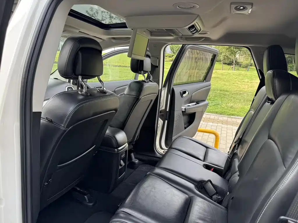 Dodge Journey — миниатюра 7