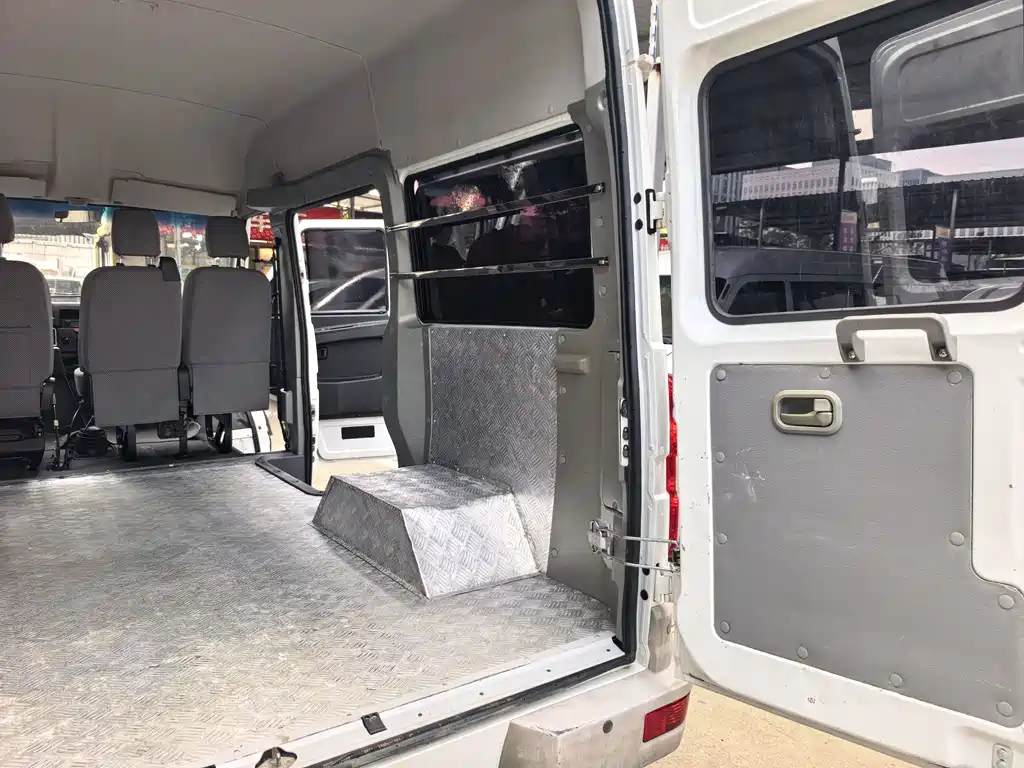 IVECO Daily — миниатюра 14