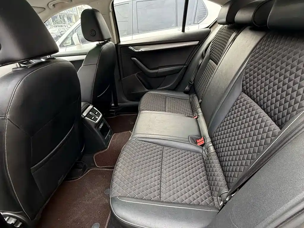 Skoda Octavia — миниатюра 9