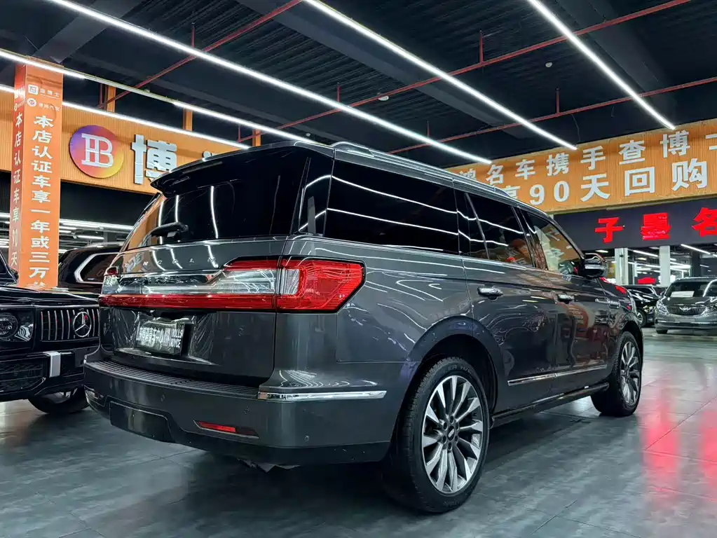 Lincoln Navigator — миниатюра 16