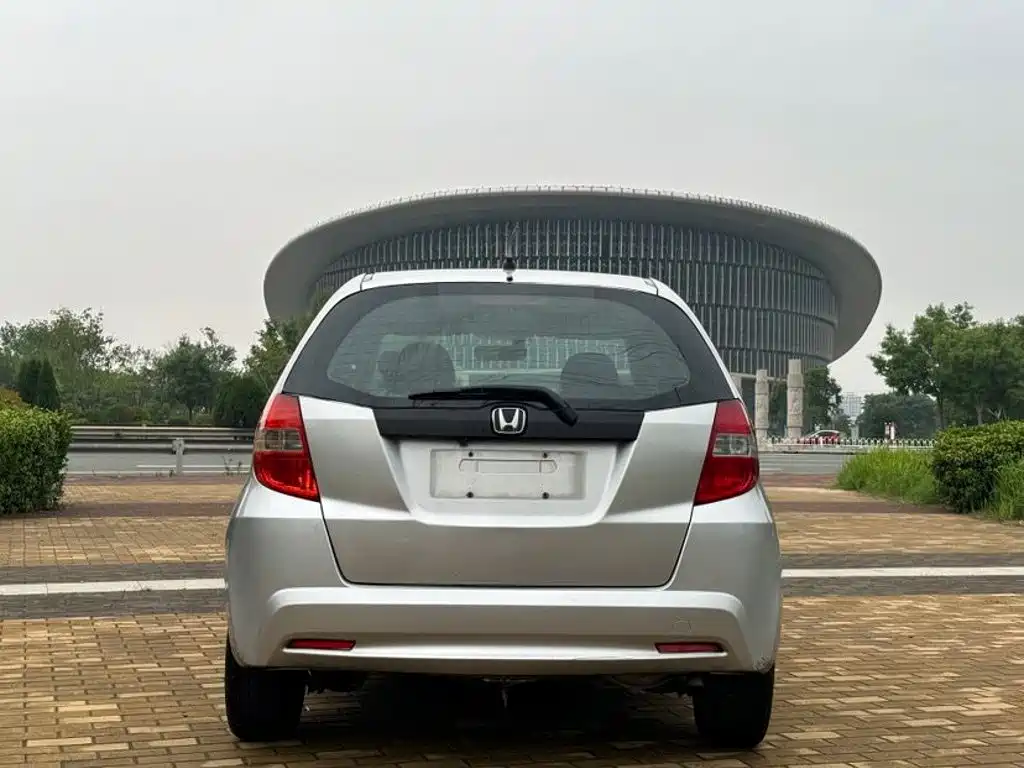 Honda Fit — миниатюра 5