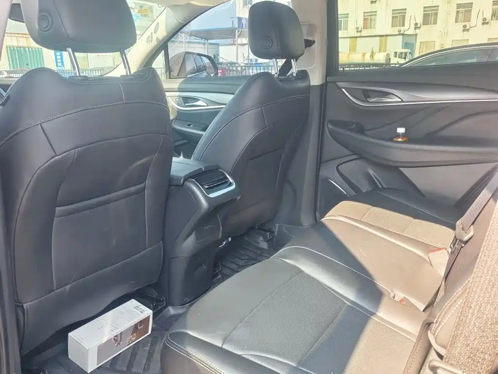 Buick Enclave — миниатюра 9