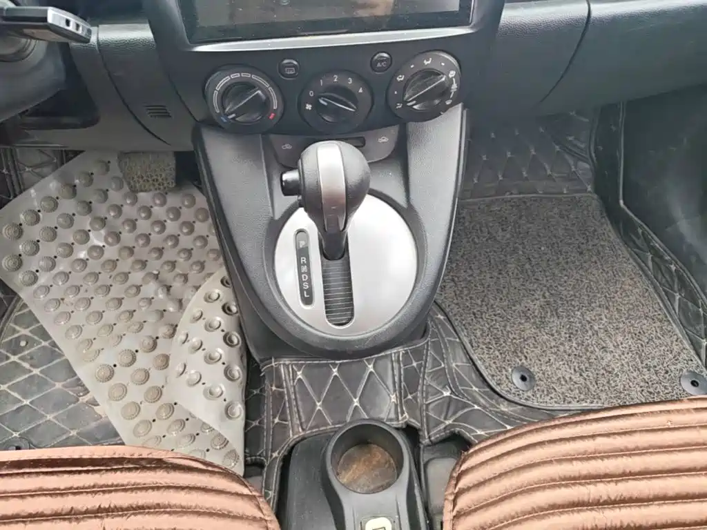 Mazda 2 — миниатюра 14