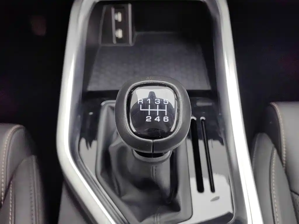 Wuling Jiachen — миниатюра 13