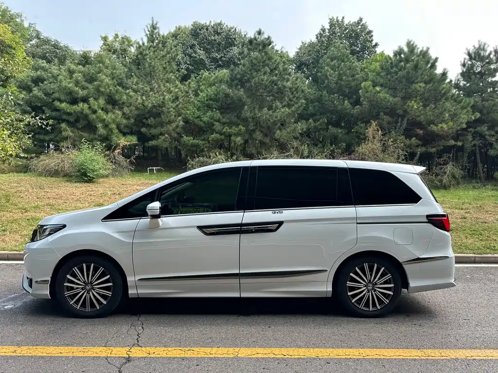 Honda Elysion — миниатюра 8