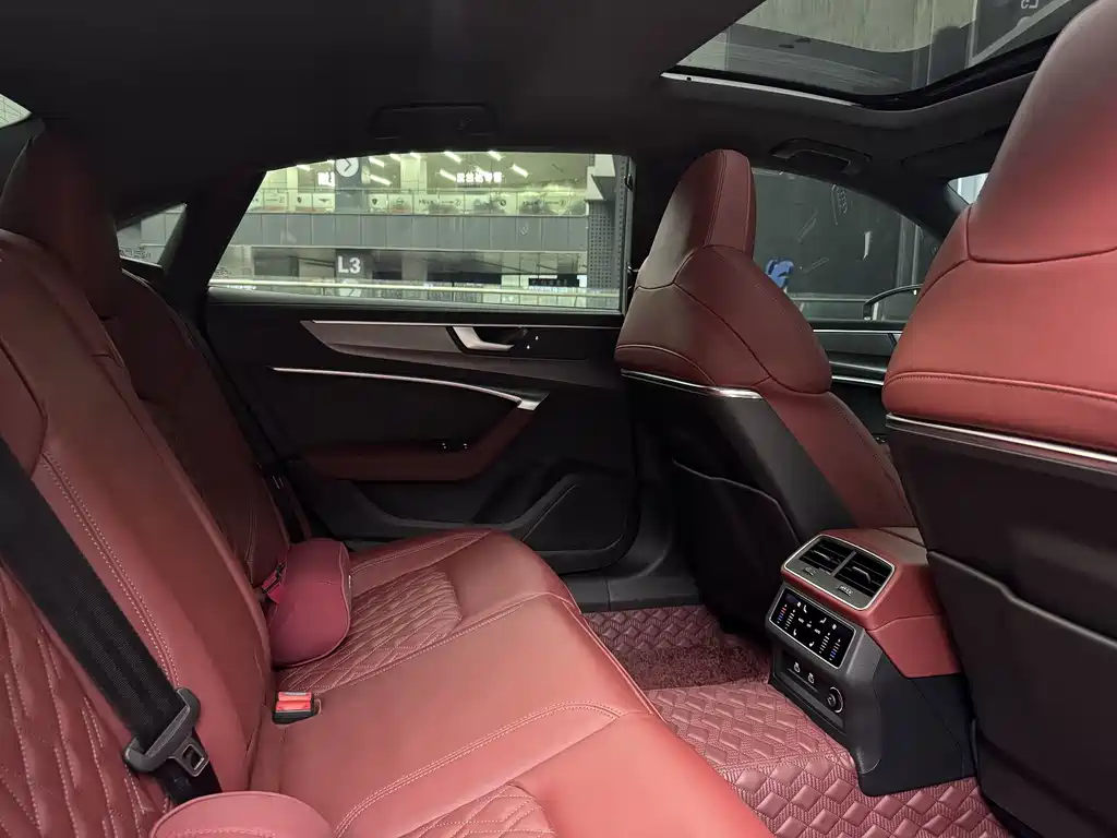 Audi A7L — миниатюра 12