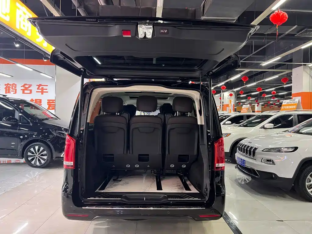 Mercedes-Benz V-Class — миниатюра 22