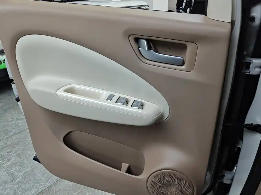 Wuling MINIEV — миниатюра 7