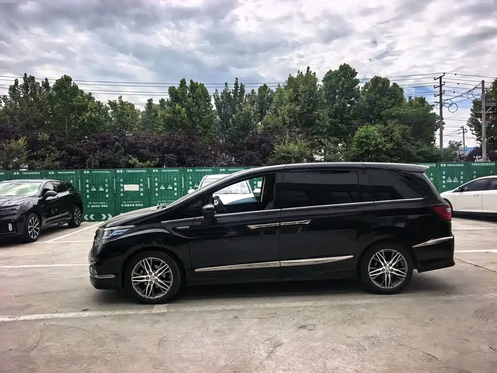 Honda Elysion — миниатюра 8