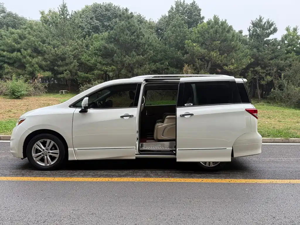 Nissan Quest — миниатюра 4