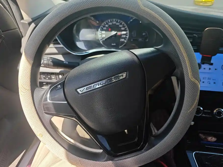 Venucia D60 — миниатюра 15