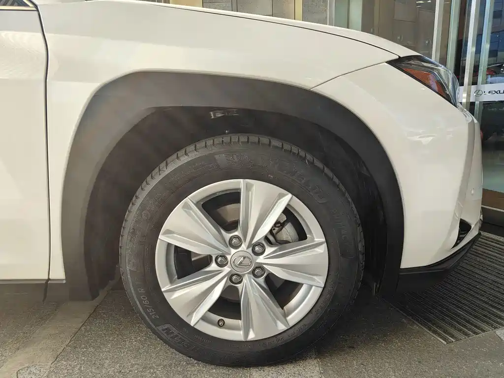 Lexus UX — миниатюра 7