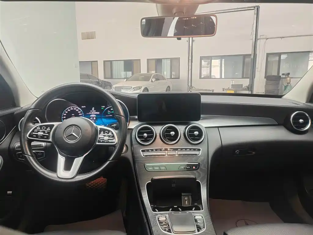 Mercedes-Benz C-Class — миниатюра 4
