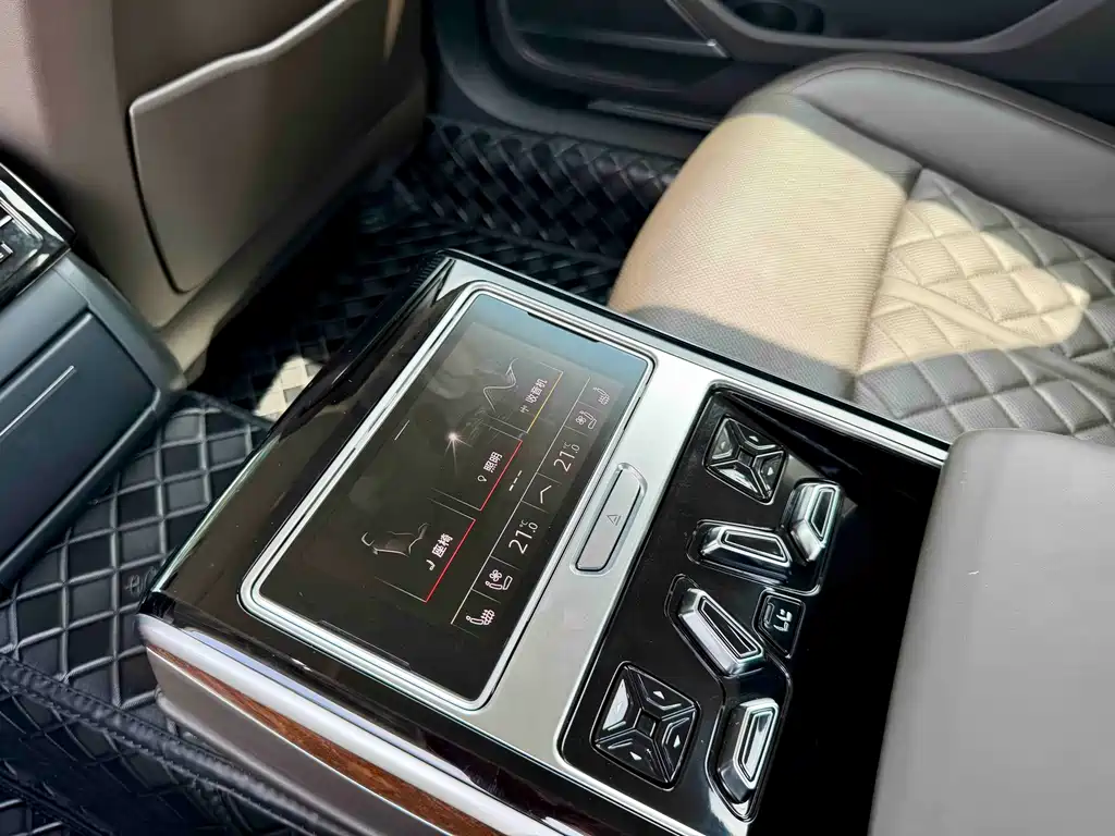 Audi A8 — миниатюра 9