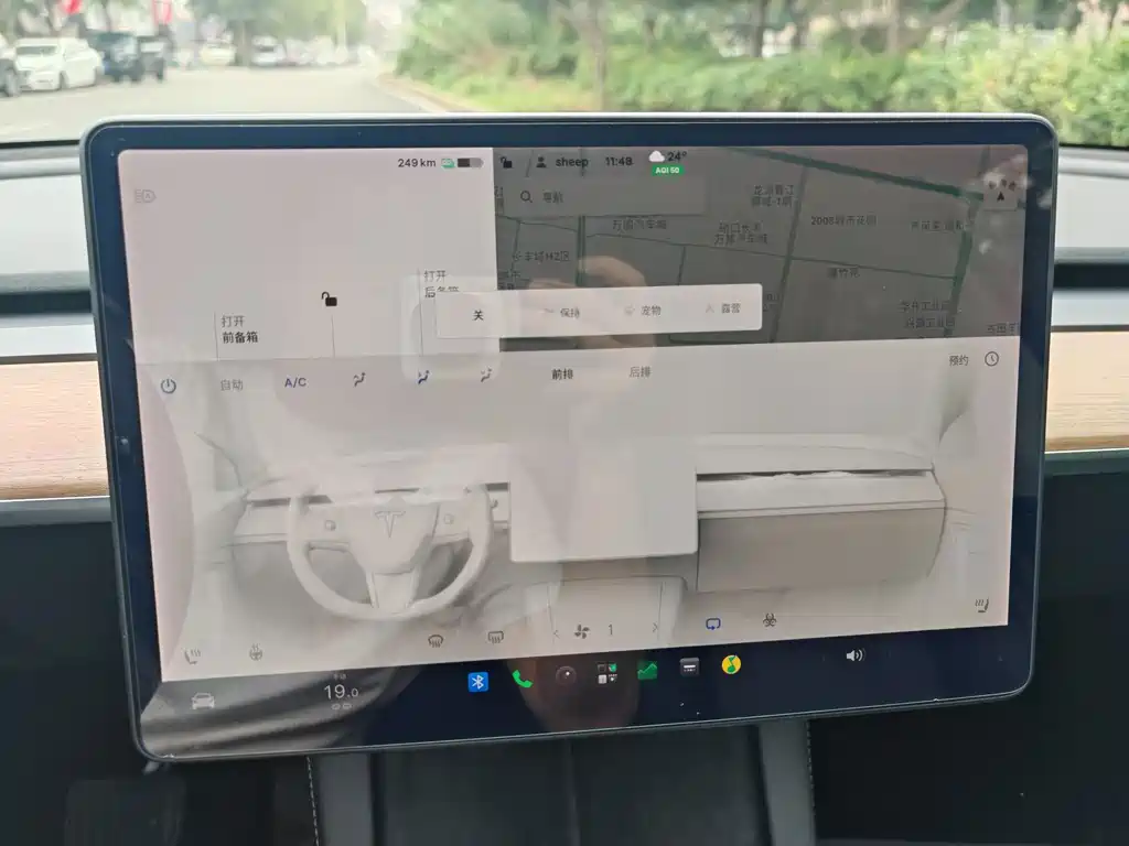 Tesla Model Y — миниатюра 11
