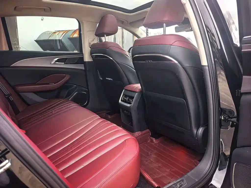 Hongqi Hongqi H5 — миниатюра 13