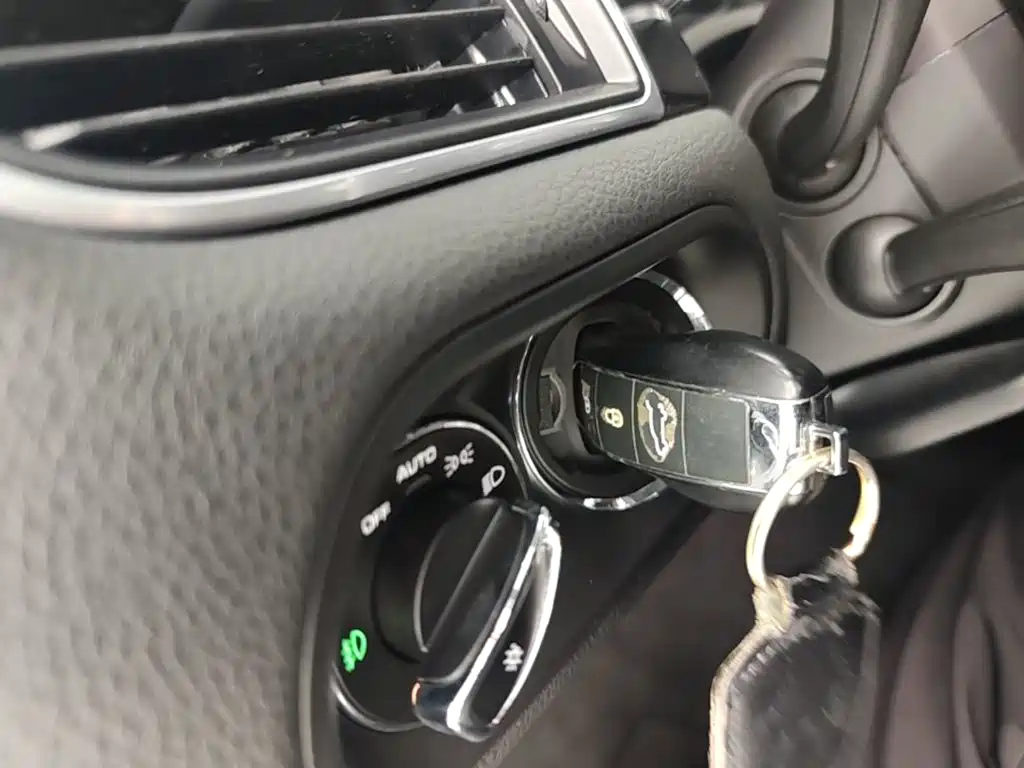 Porsche Macan — миниатюра 9