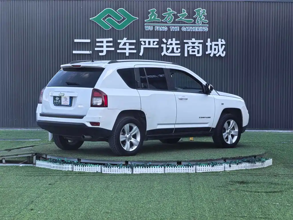 Jeep Compass (Import) — миниатюра 18