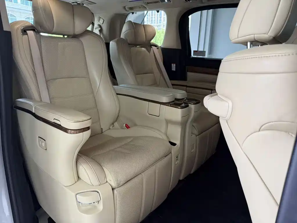 Toyota Alphard 2015 3.5L Luxury