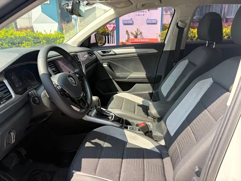 Volkswagen T-Roc — миниатюра 7