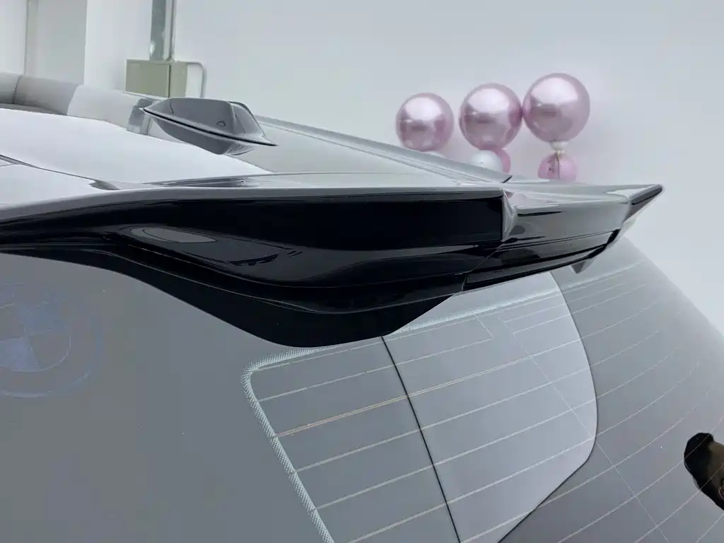 BMW XM — миниатюра 11
