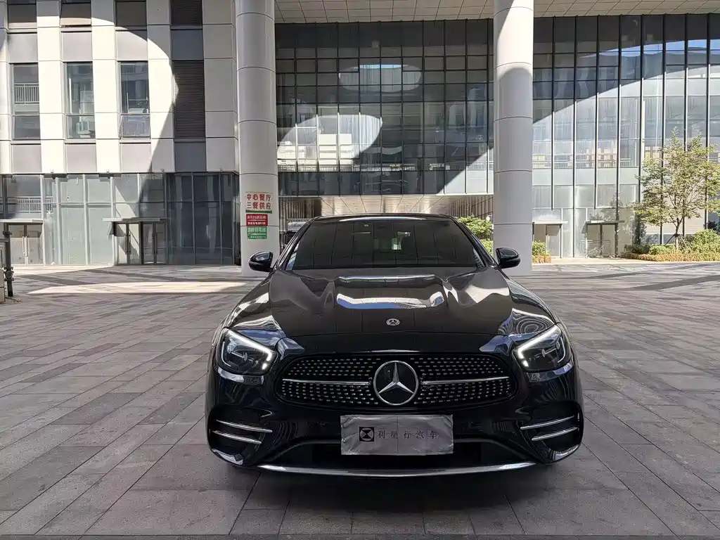 Mercedes-Benz E-Class — миниатюра 2