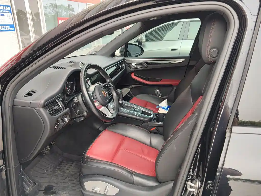 Porsche Macan — миниатюра 9